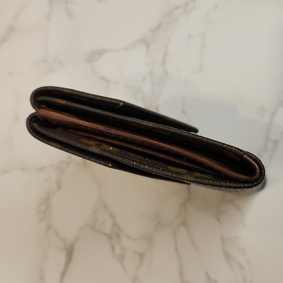 Authentic Louis Vuitton Monogram Wallet - Picture 5 of 16